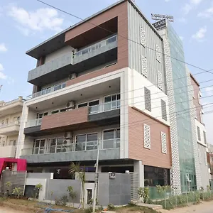 https://vaabi-saabi-hotel.top-gurgaonhotels.com
